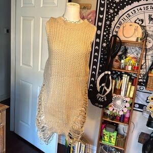 Hera collection long sweater vest distressed tan color woven knit chunky sz M/L